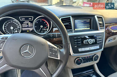 Внедорожник / Кроссовер Mercedes-Benz M-Class 2015 в 
