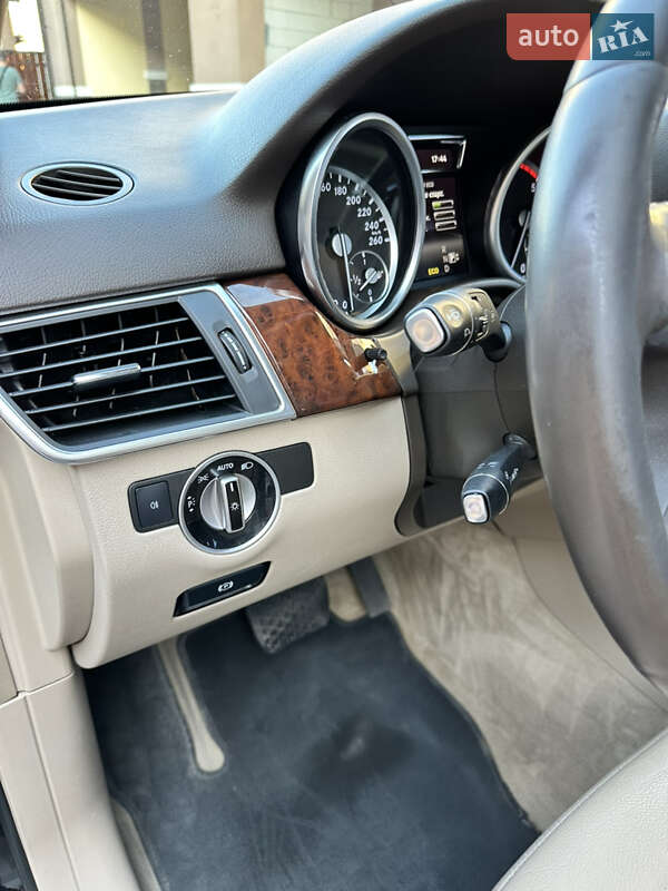 Внедорожник / Кроссовер Mercedes-Benz M-Class 2015 в Броварах