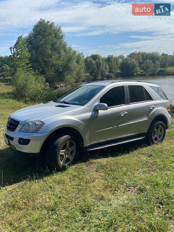 Внедорожник / Кроссовер Mercedes-Benz M-Class 2006 в Киеве