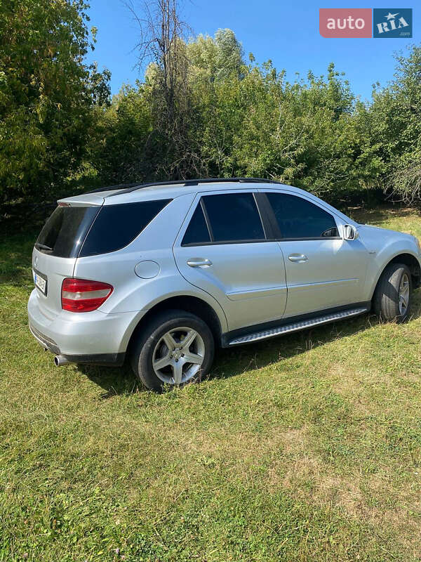 Внедорожник / Кроссовер Mercedes-Benz M-Class 2006 в Киеве