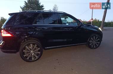 Позашляховик / Кросовер Mercedes-Benz M-Class 2014 в 