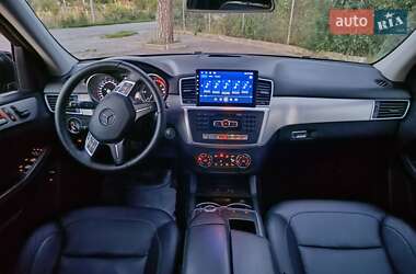 Позашляховик / Кросовер Mercedes-Benz M-Class 2014 в 