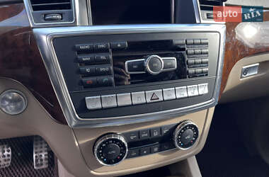 Внедорожник / Кроссовер Mercedes-Benz M-Class 2013 в 