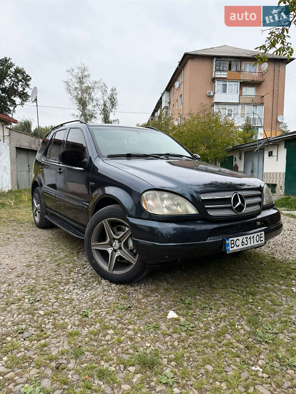 Позашляховик / Кросовер Mercedes-Benz M-Class 1999 в 