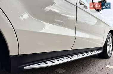 Позашляховик / Кросовер Mercedes-Benz M-Class 2013 в 