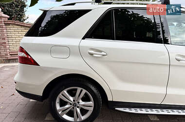 Позашляховик / Кросовер Mercedes-Benz M-Class 2013 в 