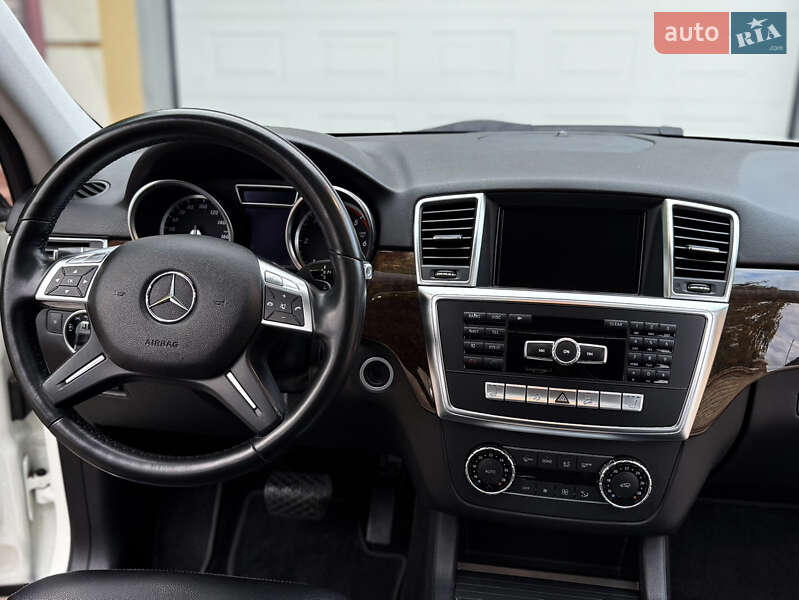 Внедорожник / Кроссовер Mercedes-Benz M-Class 2013 в Черновцах
