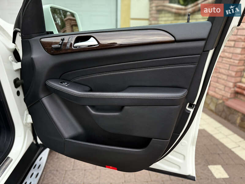 Внедорожник / Кроссовер Mercedes-Benz M-Class 2013 в Черновцах