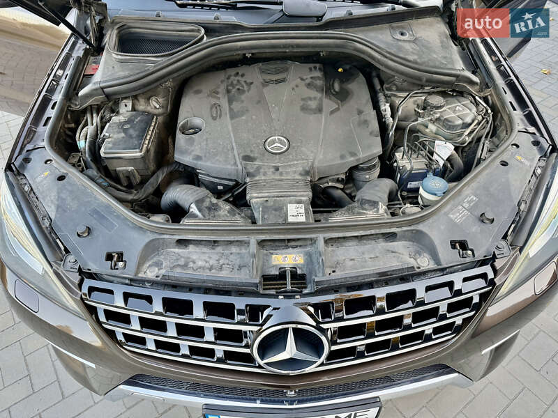 Внедорожник / Кроссовер Mercedes-Benz M-Class 2013 в Киеве