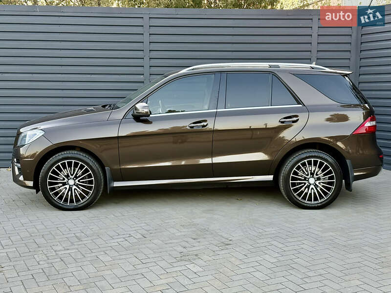Внедорожник / Кроссовер Mercedes-Benz M-Class 2013 в Киеве