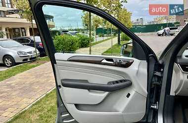 Внедорожник / Кроссовер Mercedes-Benz M-Class 2014 в 