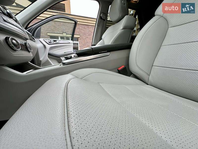 Внедорожник / Кроссовер Mercedes-Benz M-Class 2014 в Киеве