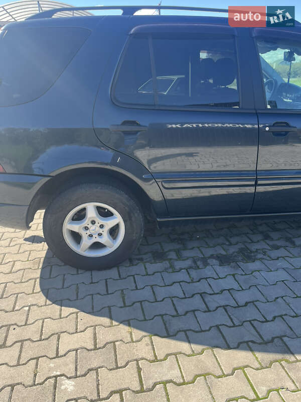 Позашляховик / Кросовер Mercedes-Benz M-Class 2001 в Івано-Франківську