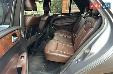 Позашляховик / Кросовер Mercedes-Benz M-Class 2012 в 