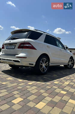 Позашляховик / Кросовер Mercedes-Benz M-Class 2012 в 