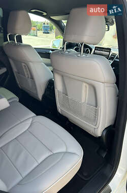 Позашляховик / Кросовер Mercedes-Benz M-Class 2012 в 