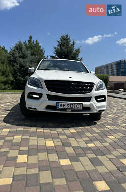 Позашляховик / Кросовер Mercedes-Benz M-Class 2012 в 