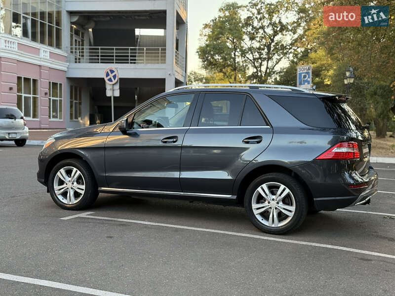 Внедорожник / Кроссовер Mercedes-Benz M-Class 2013 в Одессе