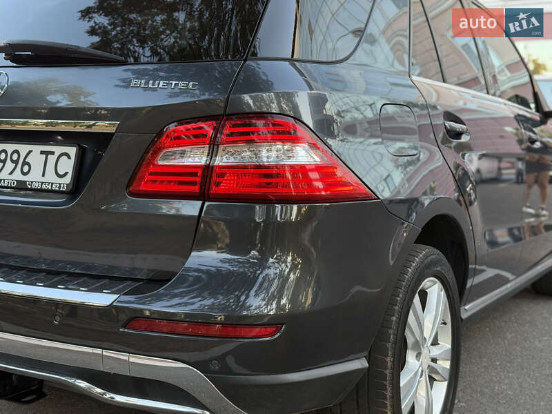 Внедорожник / Кроссовер Mercedes-Benz M-Class 2013 в Одессе