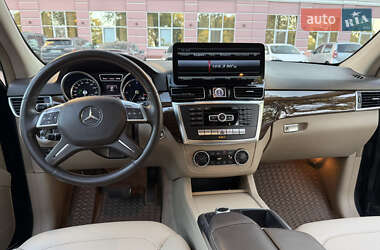 Внедорожник / Кроссовер Mercedes-Benz M-Class 2013 в 