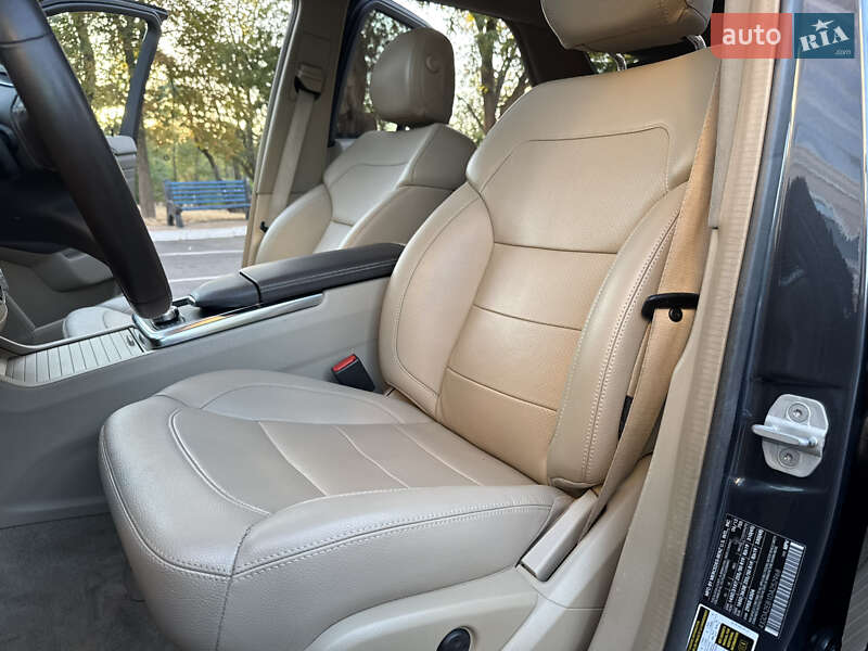 Внедорожник / Кроссовер Mercedes-Benz M-Class 2013 в Одессе