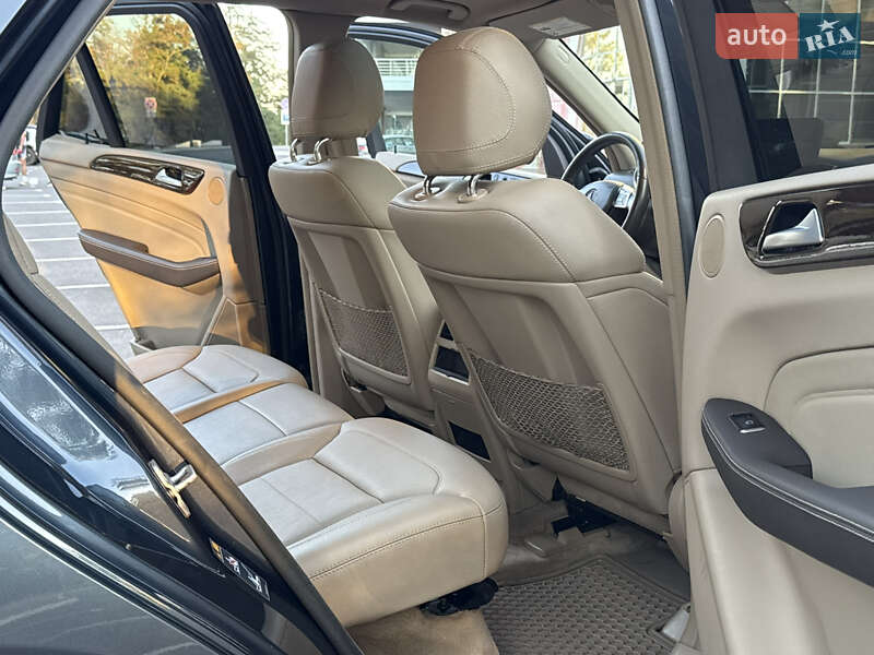 Внедорожник / Кроссовер Mercedes-Benz M-Class 2013 в Одессе