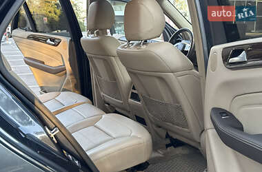 Внедорожник / Кроссовер Mercedes-Benz M-Class 2013 в 