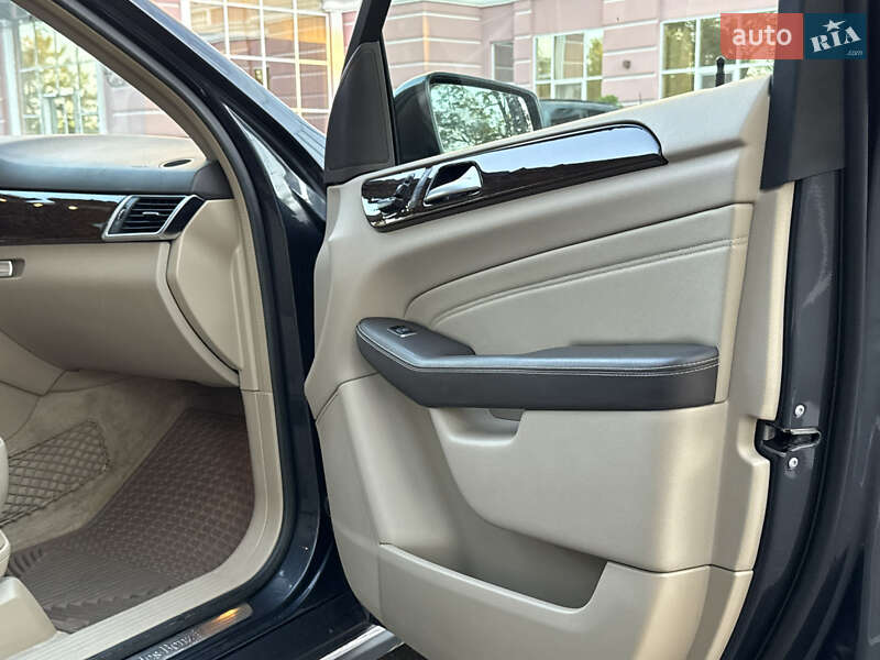 Внедорожник / Кроссовер Mercedes-Benz M-Class 2013 в Одессе