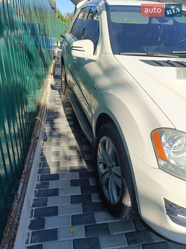 Позашляховик / Кросовер Mercedes-Benz M-Class 2011 в Дніпрі фото 4 Позашляховик / Кросовер Mercedes-Benz M-Class 2011 в Дніпрі