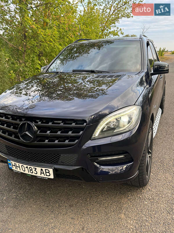 Внедорожник / Кроссовер Mercedes-Benz M-Class 2013 в Белгороде-Днестровском