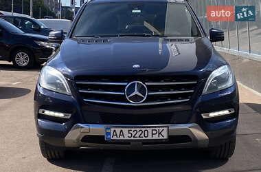 Внедорожник / Кроссовер Mercedes-Benz M-Class 2013 в 