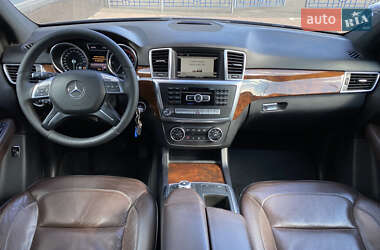 Внедорожник / Кроссовер Mercedes-Benz M-Class 2013 в 