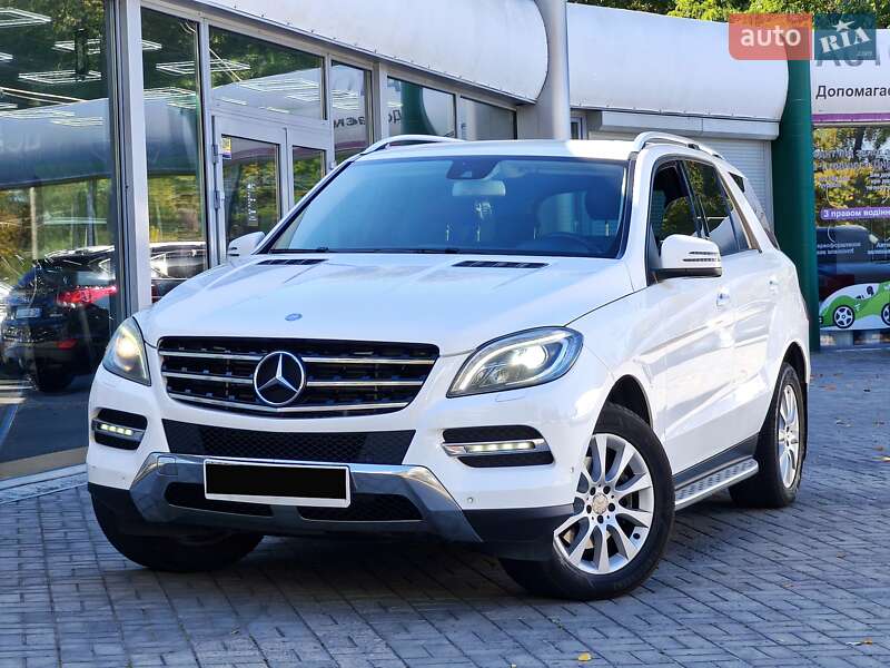 Внедорожник / Кроссовер Mercedes-Benz M-Class 2013 в 
