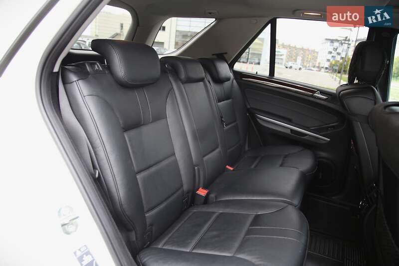 Внедорожник / Кроссовер Mercedes-Benz M-Class 2010 в Харькове