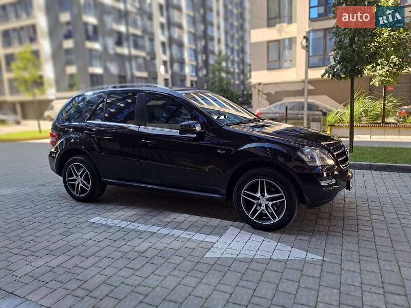 Позашляховик / Кросовер Mercedes-Benz M-Class 2011 в Івано-Франківську