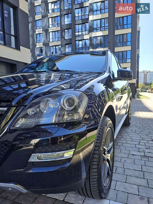 Позашляховик / Кросовер Mercedes-Benz M-Class 2011 в Івано-Франківську