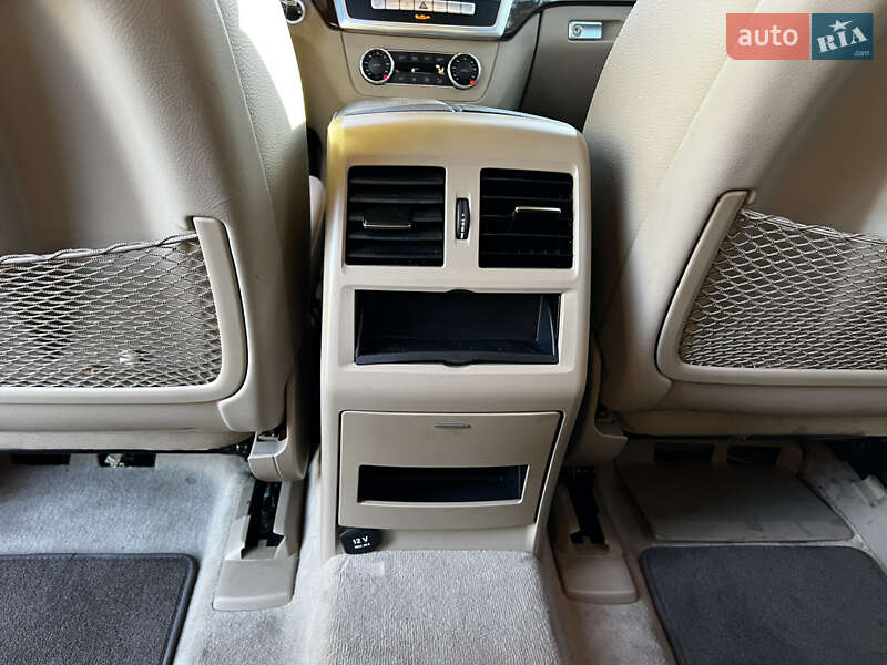 Позашляховик / Кросовер Mercedes-Benz M-Class 2012 в Дубні