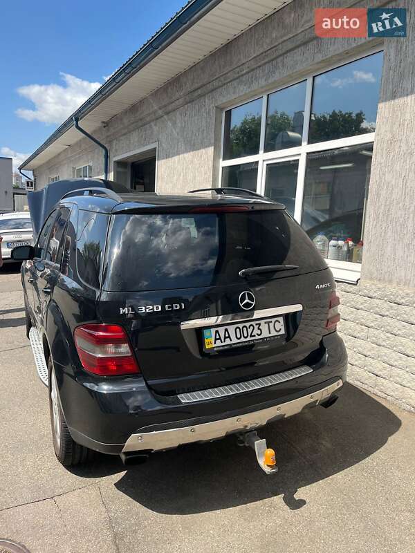 Позашляховик / Кросовер Mercedes-Benz M-Class 2008 в Києві