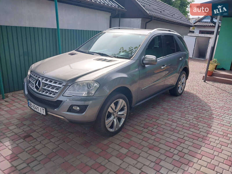 Внедорожник / Кроссовер Mercedes-Benz M-Class 2009 в Виннице