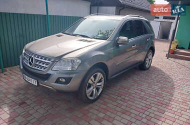 Позашляховик / Кросовер Mercedes-Benz M-Class 2009 в 