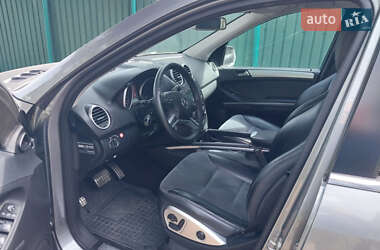 Позашляховик / Кросовер Mercedes-Benz M-Class 2009 в 