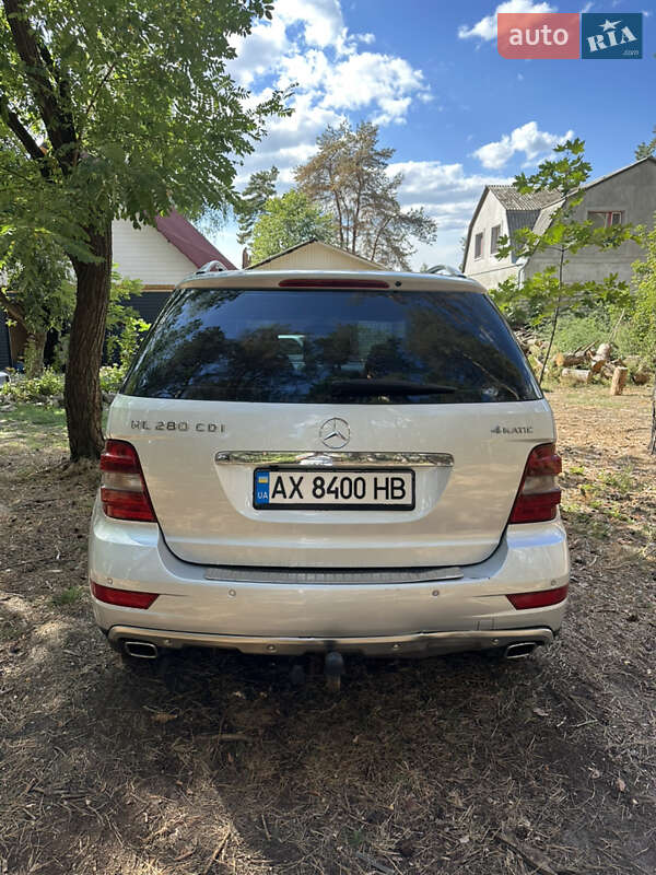 Внедорожник / Кроссовер Mercedes-Benz M-Class 2008 в 