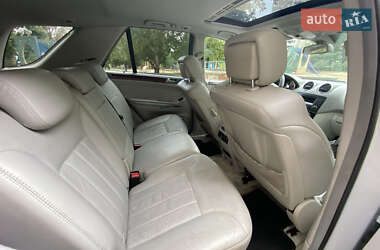 Позашляховик / Кросовер Mercedes-Benz M-Class 2005 в 