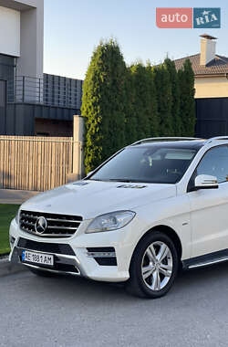 Позашляховик / Кросовер Mercedes-Benz M-Class 2012 в 