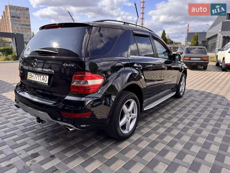 Внедорожник / Кроссовер Mercedes-Benz M-Class 2009 в Одессе