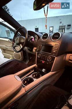 Внедорожник / Кроссовер Mercedes-Benz M-Class 2010 в Черновцах