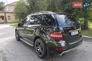 Позашляховик / Кросовер Mercedes-Benz M-Class 2011 в 