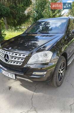 Позашляховик / Кросовер Mercedes-Benz M-Class 2011 в 
