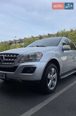 Внедорожник / Кроссовер Mercedes-Benz M-Class 2009 в Киеве