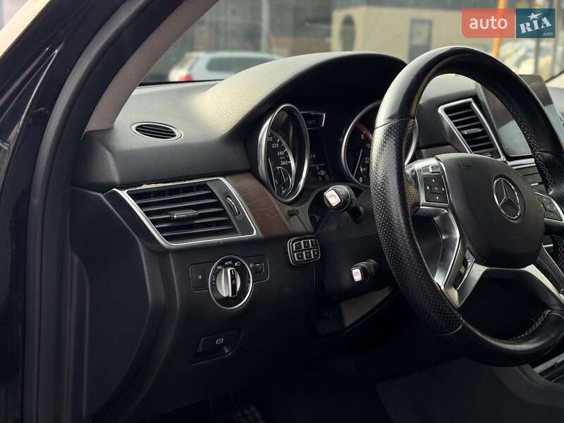 Внедорожник / Кроссовер Mercedes-Benz M-Class 2012 в Киеве